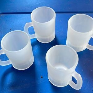 Set of 4 childrens frosted mugs  3” tall
